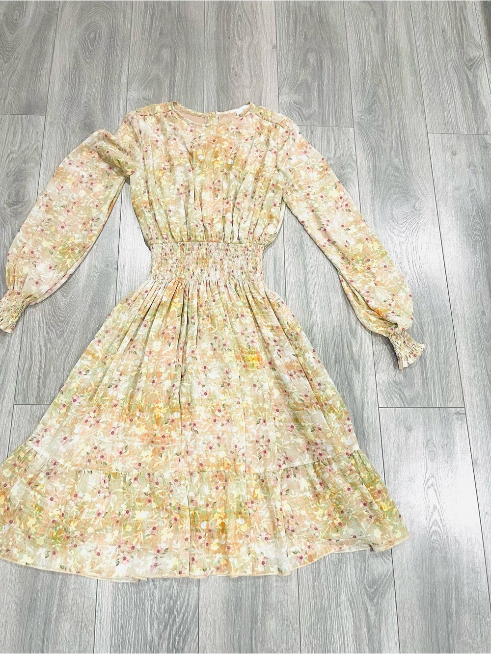 Miss LRAY Long Sleeve Floral Smocked Midi Dress - Cream Floral.